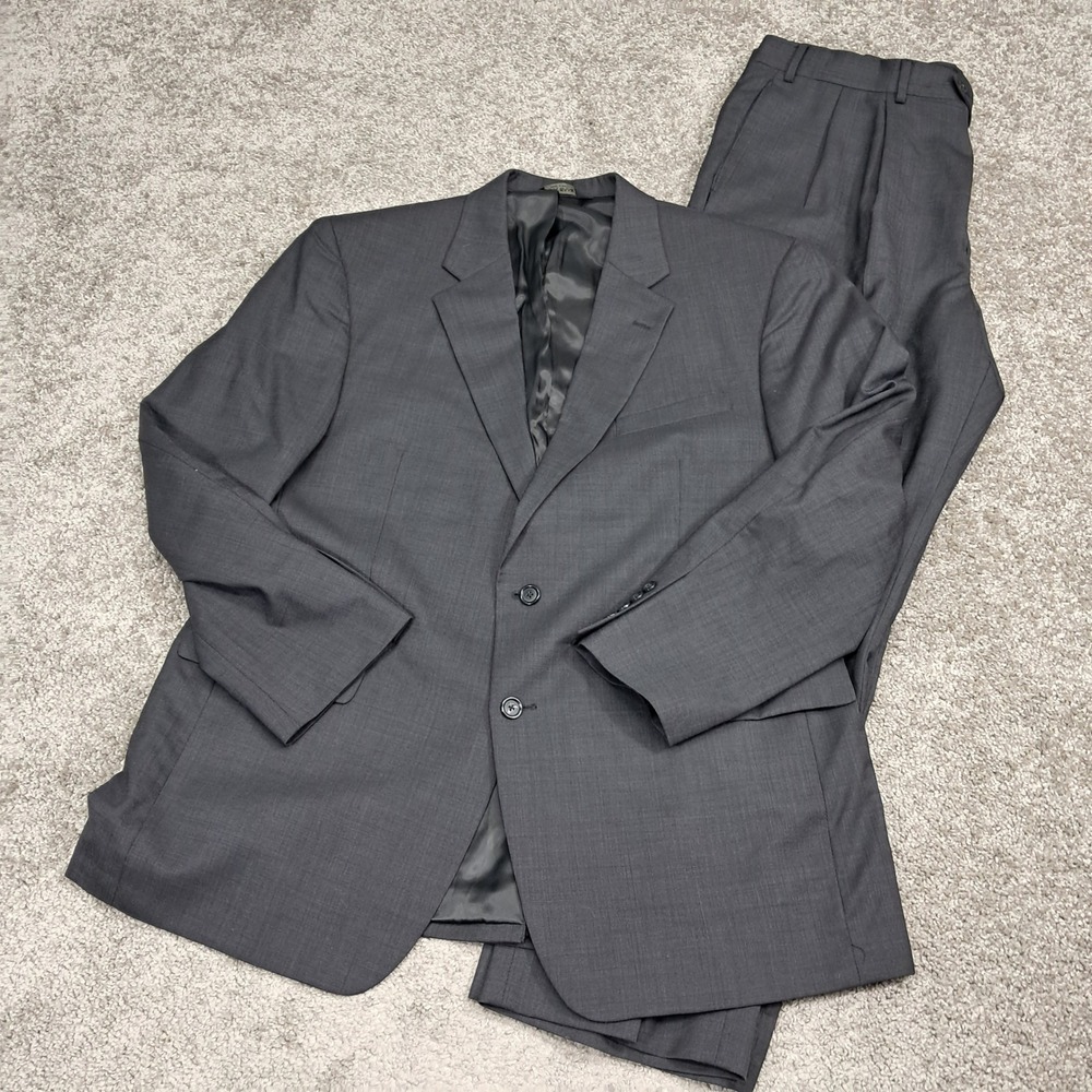 Jos. A. Bank Mens 100% Wool 2 Piece Suit Charcoal Gray Pleated 01311 4072‎